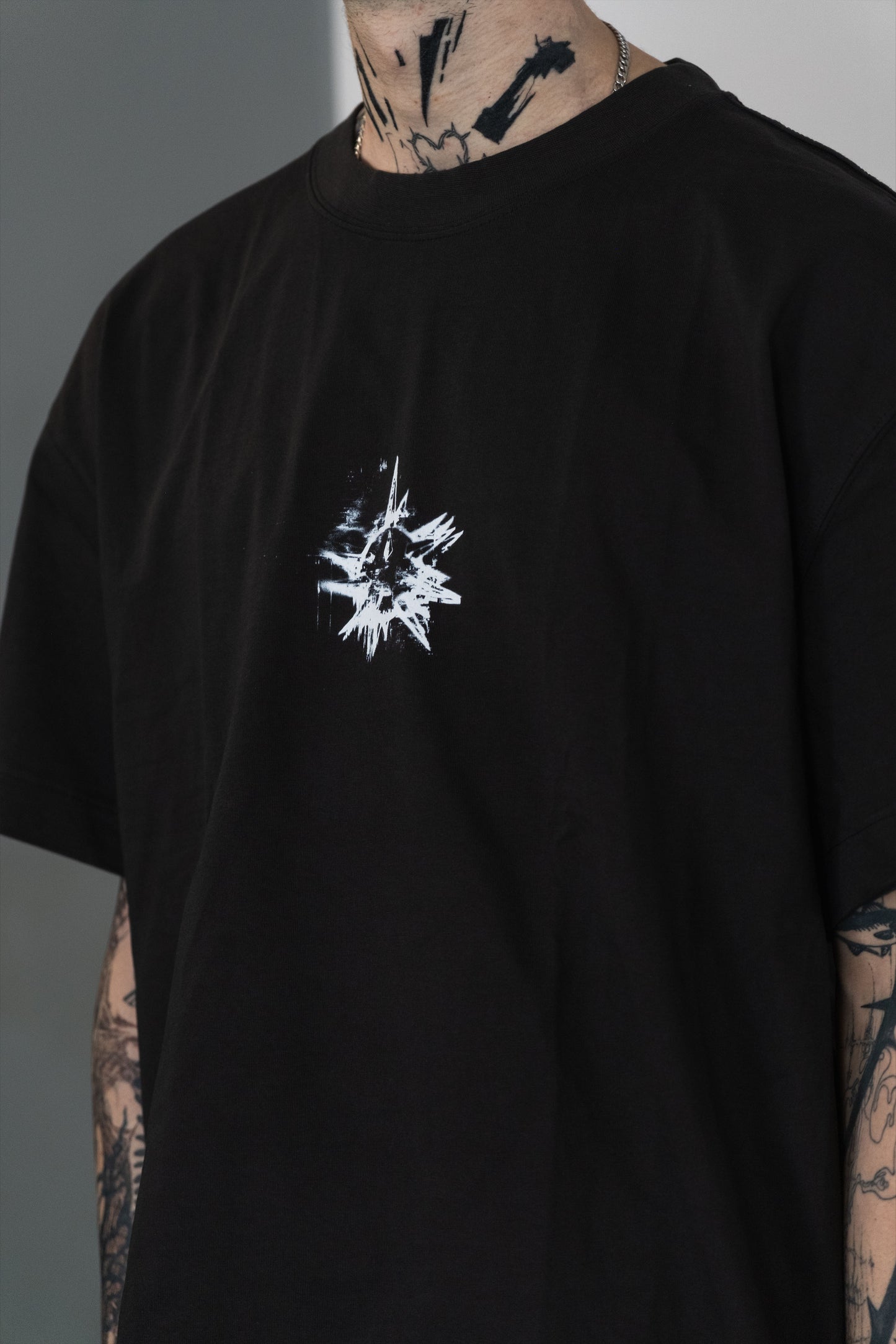 A Distorted Society Tee Druck Vorderseite